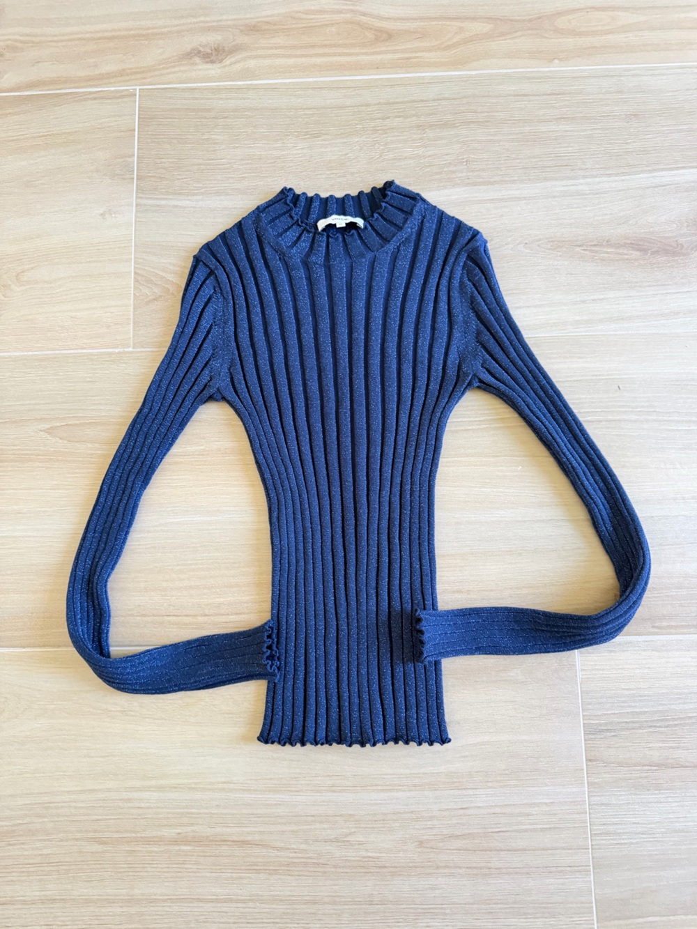 Vince Ribbed Turtleneck Sweater in Navy